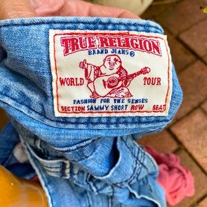 True religion shorts in light medium light wash denim.like new condition size 32